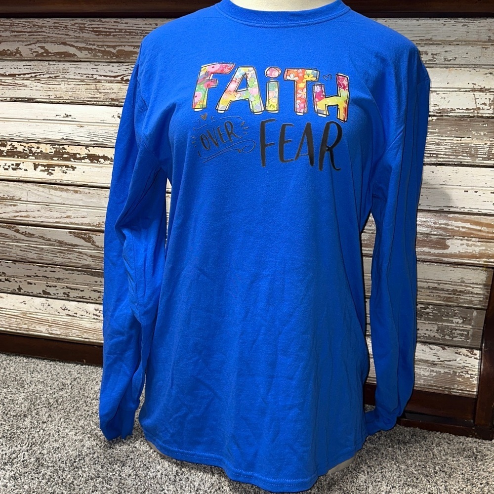 NEW PORT & COMPANY Faith Over Fear - Picture 3 of 8